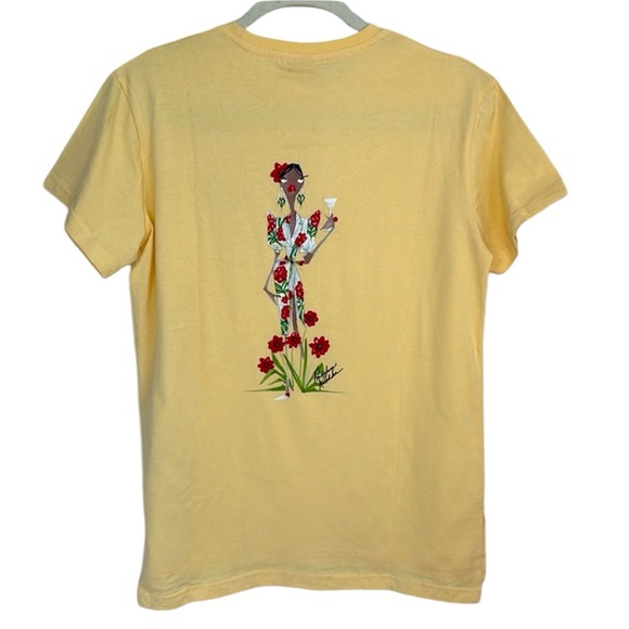 NEW NWT BADGLEY MISCHKA Yellow short sleeve crew neck graphic tee size Small - Picture 1 of 9